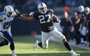 Tennessee Titans v Oakland Raiders